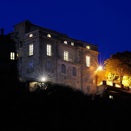 Residenza Matarazzo E Le Sue Soffitte Apartment กัสเตลลาบาเต ภายนอก รูปภาพ