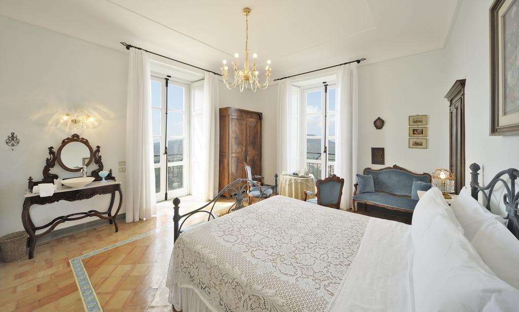Residenza Matarazzo E Le Sue Soffitte Apartment กัสเตลลาบาเต ห้อง รูปภาพ