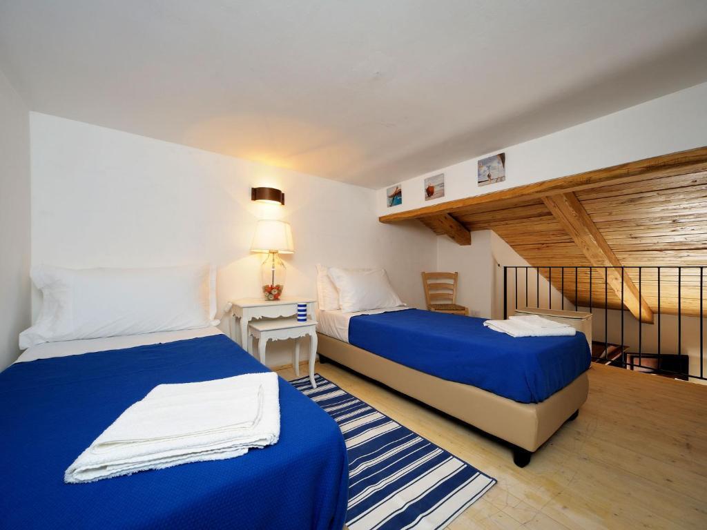 Residenza Matarazzo E Le Sue Soffitte Apartment กัสเตลลาบาเต ห้อง รูปภาพ
