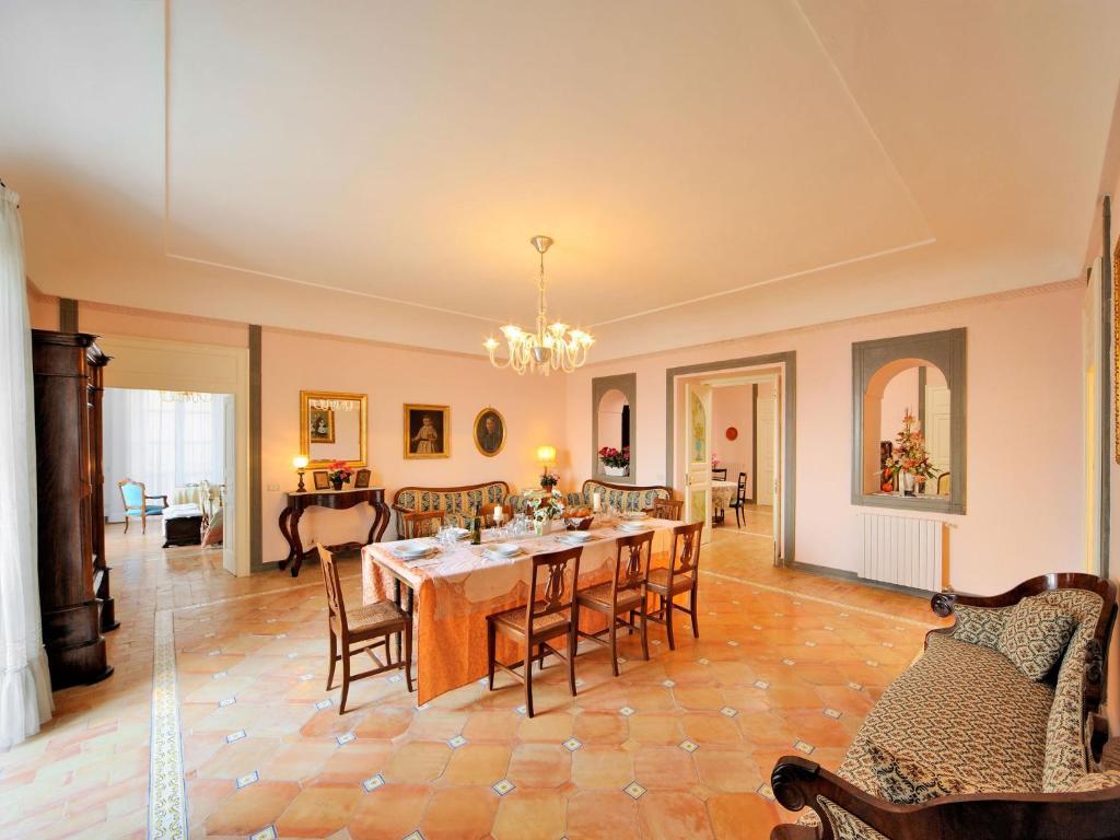 Residenza Matarazzo E Le Sue Soffitte Apartment กัสเตลลาบาเต ห้อง รูปภาพ